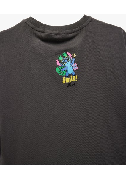 Pamuklu Bisiklet Yaka Kısa Kollu Lisanslı Simli Stitch Baskılı Tişört