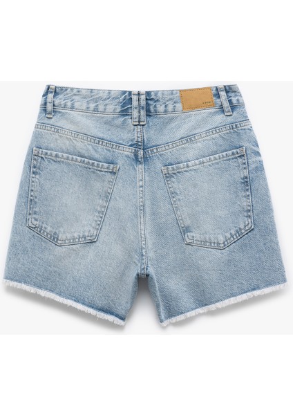 Düğmeli Pis Paça Pamuklu Rahat Kalıp Mini Denim Şort