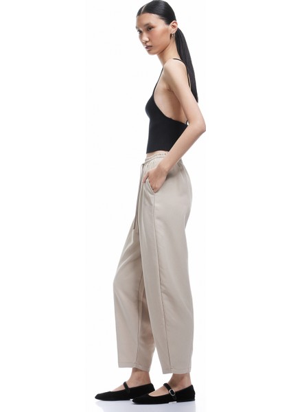 Modal Kumaş Beli Bağcıklı Cepli Balon Fit Pantolon fiyatları