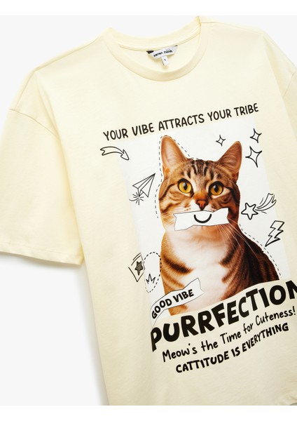 Kısa Kollu Bisiklet Yaka Pamuklu Kedi Baskılı Oversize Tişört indirimleri