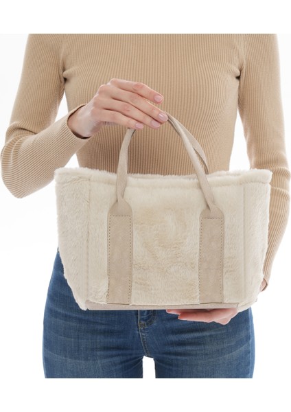 El-Omuz ve Kol Kullanımına Uygun Peluş The Tote Bag Kadın Çanta fiyatları