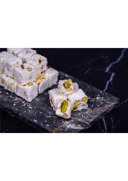 Hindistan Cevizi Kaplı Antep Fıstıklı Sultan Lokum | 500 gr fiyatları