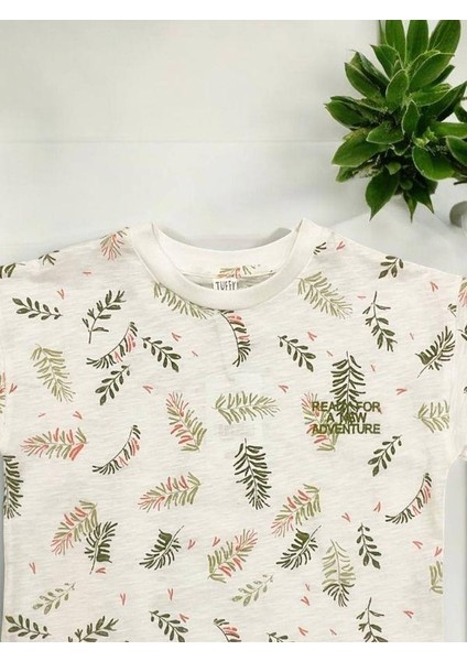 Erkek Çocuk Yaprak Desenli Tshirt