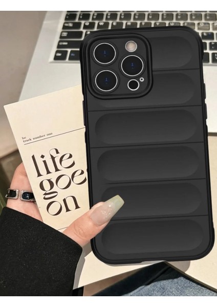 Apple iPhone 11 Uyumlu Optimum Kamera Lens Çerçeveli Silikon Kılıf