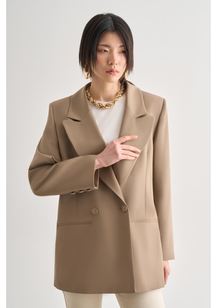 Oversize Çift Yırtmaçlı Bej Blazer Ceket
