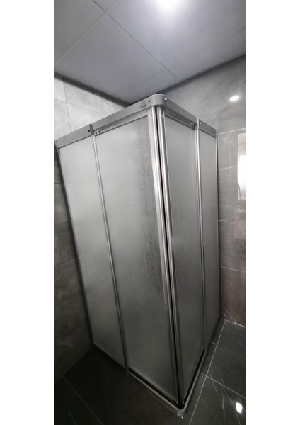 akabin 80CM x 90CM Parlak Profil Köşedengirişli Mikaduşakabin