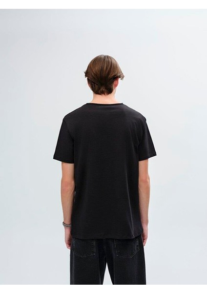 LTB Erkek Sıfır Yaka Basıc Kısa Kol Regular Siyah T-shırt fırsatları