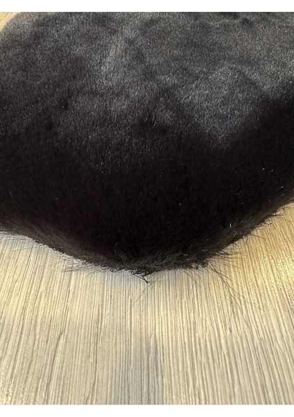 Tavşan Tüyü Siyah Yumuşak Makinada Yıkanabilir Kaymaz ve Toplanmaz Süet Taban Post Halı modelleri