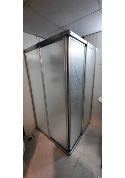 akabin 70CM x 80CM Parlak Profil Köşeden Girişli Mika Duşakabin