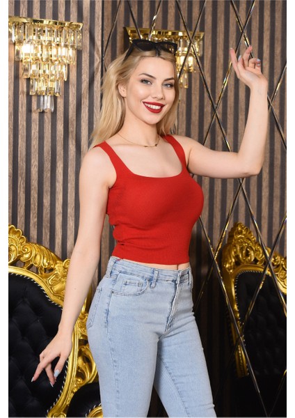 Kadın Kırmızı Fit Askılı Triko Crop Bluz – Yazlık Basic Şıklık