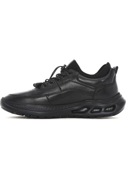 Erkek Siyah Bağcıklı Kalın Tabanlı Deri Sneaker 25SFD641018