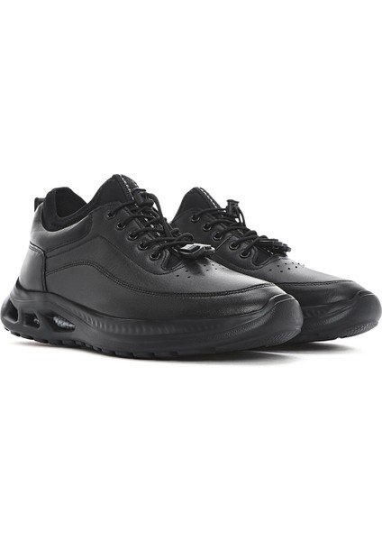 Erkek Siyah Bağcıklı Kalın Tabanlı Deri Sneaker 25SFD641018