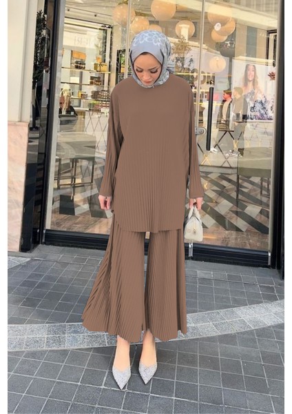 Piliseli Bol Kesim Pantolonlu Takım