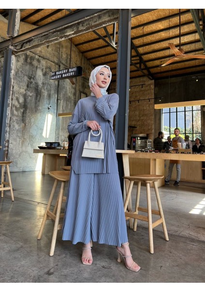 Piliseli Bol Kesim Pantolonlu Takım