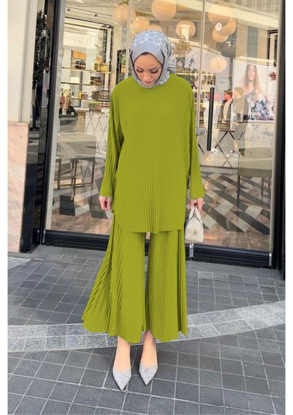 Piliseli Bol Kesim Pantolonlu Takım