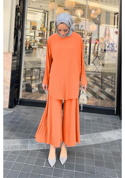 Piliseli Bol Kesim Pantolonlu Takım