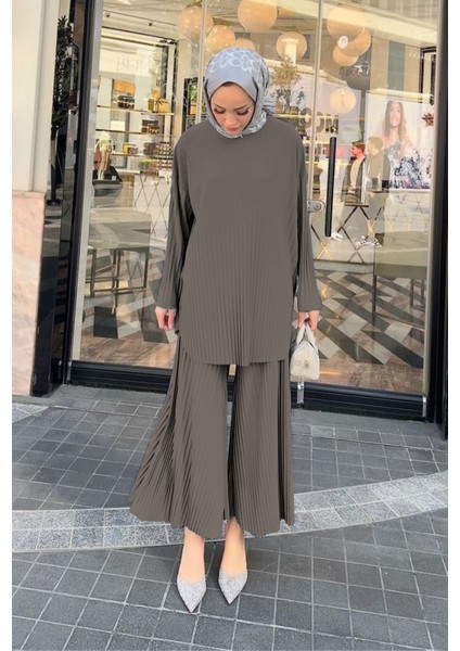 Piliseli Bol Kesim Pantolonlu Takım