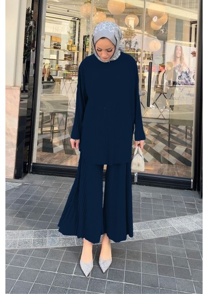 Piliseli Bol Kesim Pantolonlu Takım