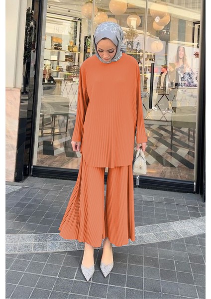 Piliseli Bol Kesim Pantolonlu Takım