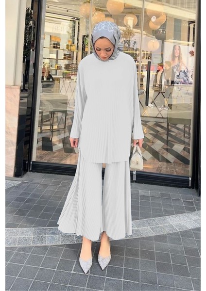 Piliseli Bol Kesim Pantolonlu Takım