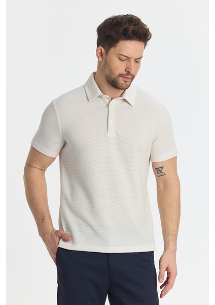 Jaguar Erkek Ekru Pamuk Karışımlı Çekmeyen Likralı Kumaş Yırtmaç Detaylı Slim Fit Polo Yaka Tişört