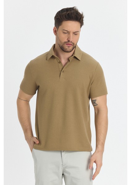 Jaguar Erkek Camel Pamuk Karışımlı Çekmeyen Likralı Kumaş Yırtmaç Detaylı Slim Fit Polo Yaka Tişört