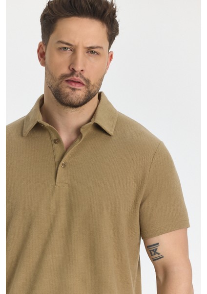 Jaguar Erkek Camel Pamuk Karışımlı Çekmeyen Likralı Kumaş Yırtmaç Detaylı Slim Fit Polo Yaka Tişört modelleri