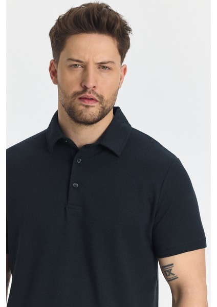 Jaguar Erkek Lacivert Pamuk Karışımlı Çekmeyen Likralı Kumaş Yırtmaç Detaylı Slim Fit Polo Yaka Tişört