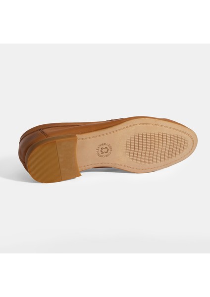 Taba Kadın Püskül Detaylı Slip-On Deri Loafer