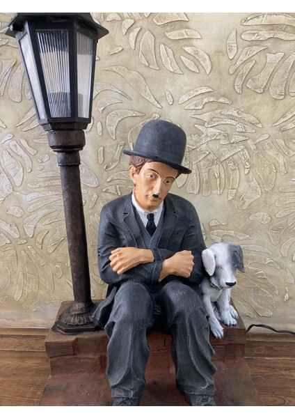 Charlie Chaplin Sokak Lambası