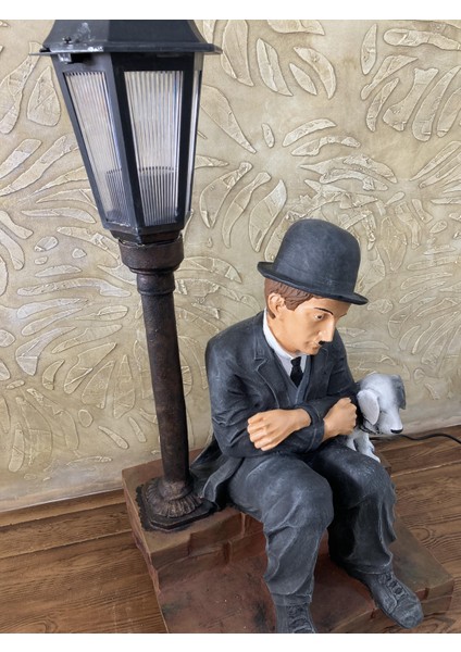 Charlie Chaplin Sokak Lambası