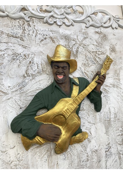 Gitar Çalan Adam Müzisyen, Haki