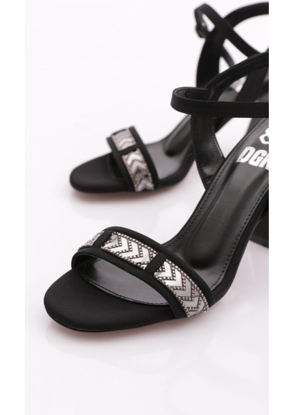 801 Kadin Aksesuarli Topuklu Ayakkabi fırsatları