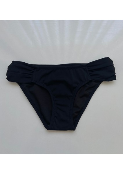 Siyah Kalın Kenarlı Dar Kalıp Bikini Altı fırsatları