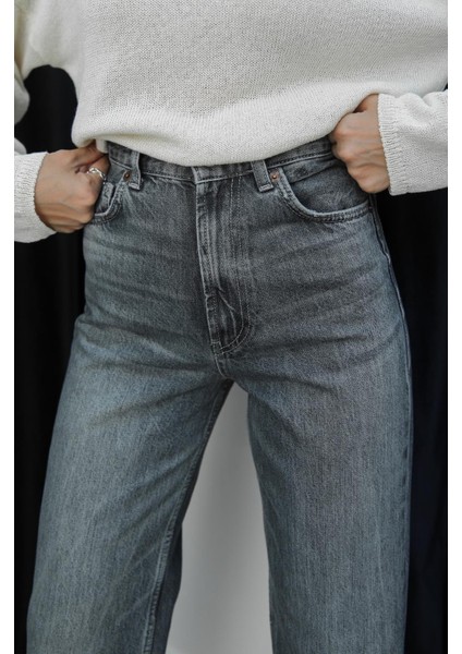 Koyu Gri Yıkamalı Straight Jean