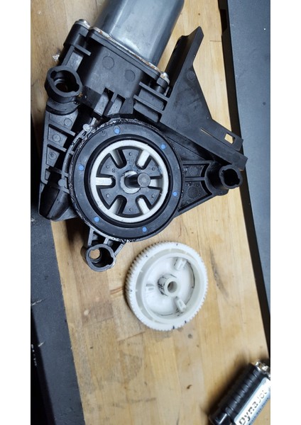 BYR3D Vw Pencere Tahrik Dişlisi // Elektrikli. Pencere Regülatör Dişlisi T2367457