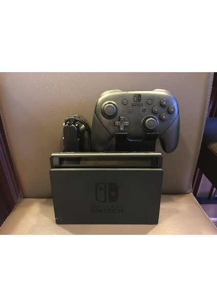 Switch Pro Denetleyici Tutucusu (Kompakt Alt Destek) T2764173 Sadece Plastik Aparattır
