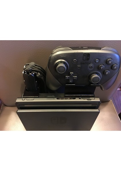 Switch Pro Denetleyici Tutucusu (Kompakt Alt Destek) T2764173 Sadece Plastik Aparattır