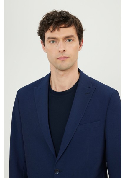 Slim Fit Dar Kesim Kırlangıç Yaka Gofre Desenli Kapak Cepli Esnek Takım Elbise modelleri