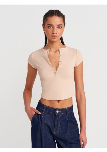 31719 Çıtçıtlı Kısa Kollu Top-Beyaz modelleri