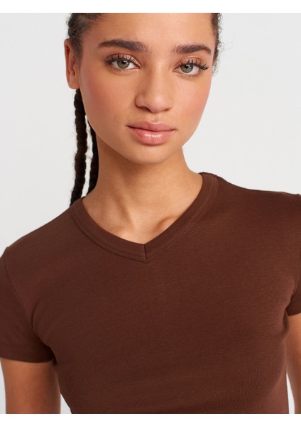 31673 V Yaka T-Shirt-Açık Kahve modelleri