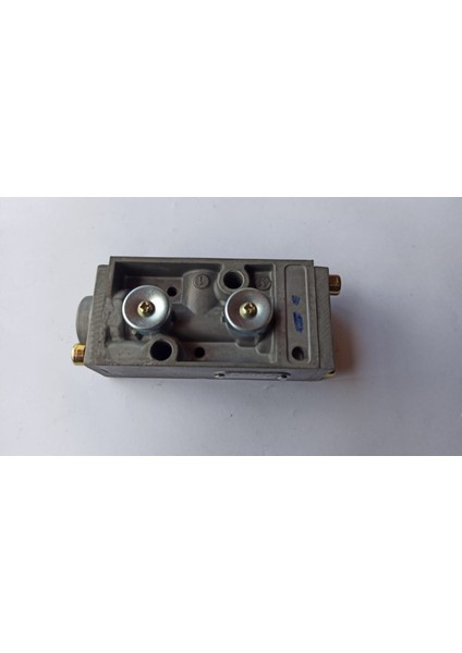 Şanzıman Bölücü Daf, Volvo, Iveco, Rvı, Man, 1297004, 1374723, 42534677, 0501215358 Kamyon Yedek Parçaları Hava Fren Solenoid Vana Oem 501208630 1786995 5001855098 Rvı/daf/ıv/adam/vl Pener 1705LA fırsatları