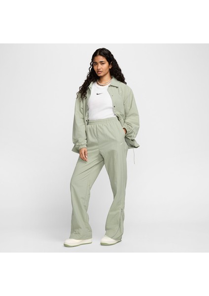 Sportswear Essential fırsatları