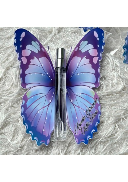 Anneler Günü’ne Özel Zarif Hediye, Kelebek Desenli Kutlama Kartı & Sprey Kalem Şişe Kolonya 4 Adet