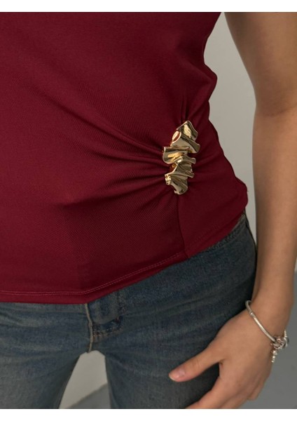 Kadın Esnek Aksesuar Detaylı Sıfır Kol Bluz modelleri
