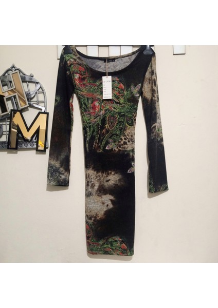 Uzun Kollu Kadın Elbise