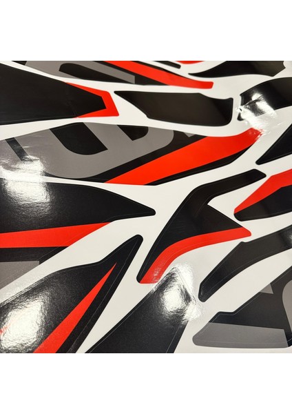 Cfmoto 250SR Kırmızı Desenli Parçalı Kaplama Sticker Etiket Modeli Kırmızı Gri Siyah modelleri