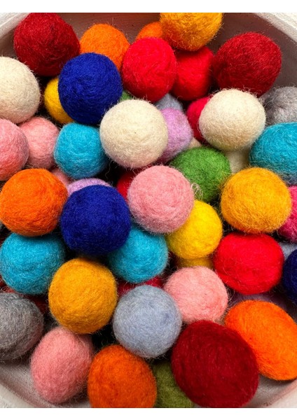 Doğal Yün Keçe Topları – 2 cm – El Yapımı – 50’li Paket