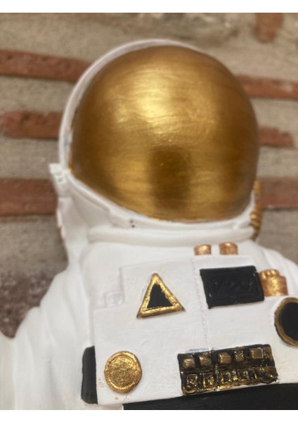 Astronot Duvar Biblo, Uzay Beyaz