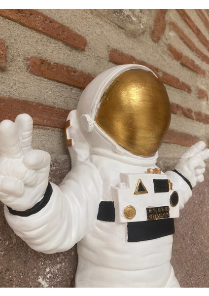 Astronot Duvar Biblo, Uzay Beyaz